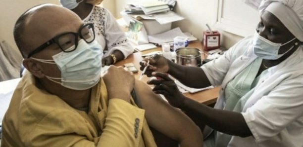 Covid-19 : Pénurie de vaccins au moment où les cas se multiplient