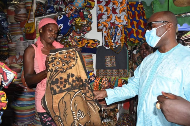 Suite des images de la visite de proximité de Barth Dias à la Médina en l'absence de l'édile Bamba Fall