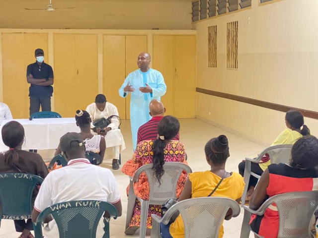 Suite des images de la visite de proximité de Barth Dias à la Médina en l'absence de l'édile Bamba Fall