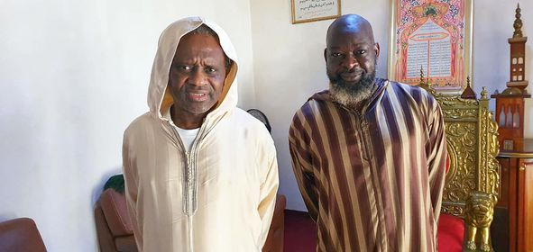 SERIGNE MODOU KARA VERS UNE ALLIANCE AVEC LE CHEF DE FILE DU PARTI "Pastef" ? Son cousin et "Goro" Serigne Abdou Mbacké Baye Cheikh Khady est  l’un des confidents d’Ousmane Sonko