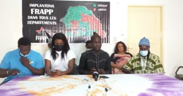 FRAPP va porter plainte contre Sen’Eau : « Il est hors de question qu’on soit obligé de se réveiller à 3 heures du matin pour avoir quelques bouteilles d’eau. » FRAPP va porter plainte contre Sen’Eau : « Il est hors de question qu’on soit obligé de se réveiller à 3 heures du matin pour avoir quelques bouteilles d’eau. »