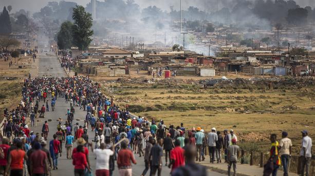 Pillages et violences meurtrières en Afrique du Sud : au moins 72 morts depuis vendredi