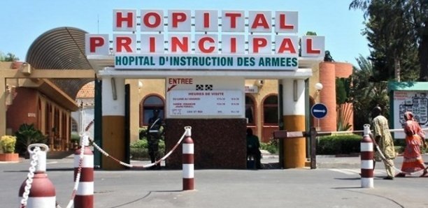 Hopital Principal : Sit-in et port de brassards rouges en pleine 3e vague de covid-19 Hopital Principal : Sit-in et port de brassards rouges en pleine 3e vague de covid-19