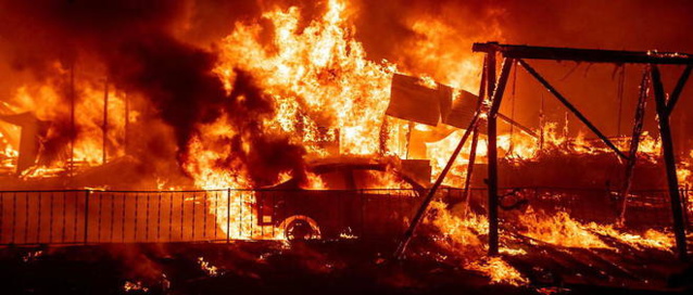 Un gigantesque incendie ravage l'Ouest des États-Unis