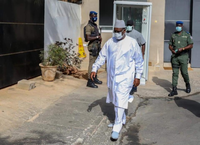 TABASKI 2021- Contraint de prier chez lui, voici les images du chef de l'Etat dans sa résidence privée de Mermoz TABASKI 2021- Contraint de prier chez lui, voici les images du chef de l'Etat dans sa résidence privée de Mermoz