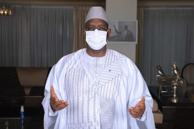 TABASKI 2021- Contraint de prier chez lui, voici les images du chef de l'Etat dans sa résidence privée de Mermoz TABASKI 2021- Contraint de prier chez lui, voici les images du chef de l'Etat dans sa résidence privée de Mermoz