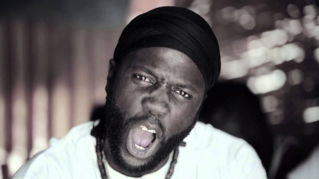 Escroquerie au visa et faux passeports diplomatiques – Kilifeu du mouvement " Y’en a marre" au cœur du scandale Escroquerie au visa et faux passeports diplomatiques – Kilifeu du mouvement " Y’en a marre" au cœur du scandale