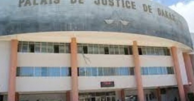 Incitation à la débauche : Ndéné Diop avait séquestré Ndèye Fatou Diouf et l'obligeait à coucher avec des hommes. Incitation à la débauche : Ndéné Diop avait séquestré Ndèye Fatou Diouf et l'obligeait à coucher avec des hommes.