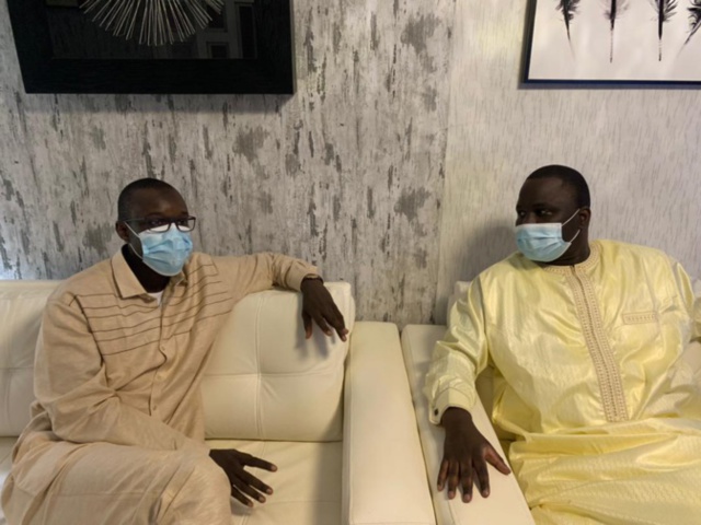 Condoléances: Le leader du Pastef Ousmane Sonko chez Dethie Fall Condoléances: Le leader du Pastef Ousmane Sonko chez Dethie Fall