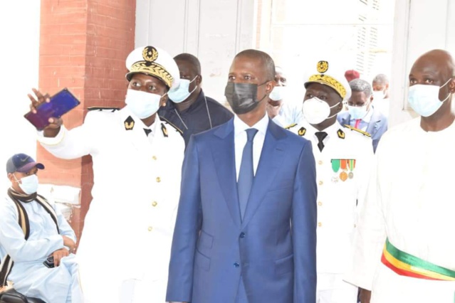 Installation du nouveau gouverneur de la région de Saint Louis par le ministre de l'Intérieur, Antoine Félix Diome (TEXTE ET IMAGES) Installation du nouveau gouverneur de la région de Saint Louis par le ministre de l'Intérieur, Antoine Félix Diome (TEXTE ET IMAGES)