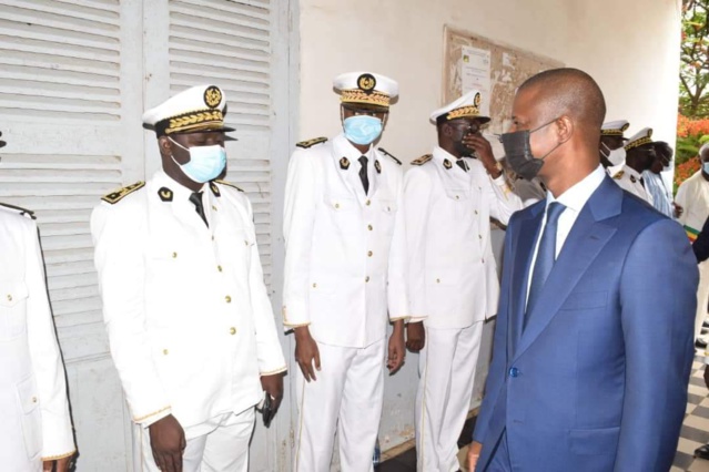 Installation du nouveau gouverneur de la région de Saint Louis par le ministre de l'Intérieur, Antoine Félix Diome (TEXTE ET IMAGES) Installation du nouveau gouverneur de la région de Saint Louis par le ministre de l'Intérieur, Antoine Félix Diome (TEXTE ET IMAGES)