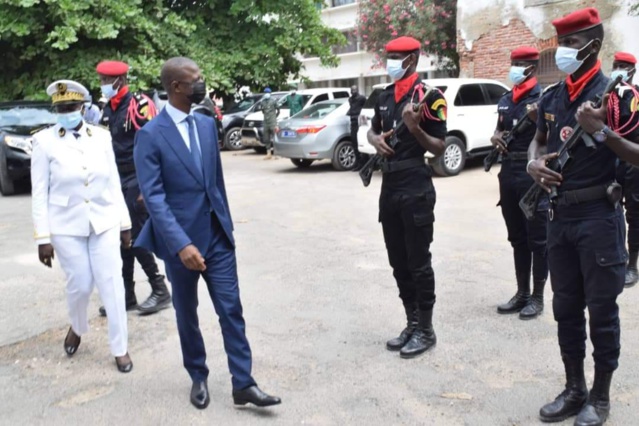 Installation du nouveau gouverneur de la région de Saint Louis par le ministre de l'Intérieur, Antoine Félix Diome (TEXTE ET IMAGES) Installation du nouveau gouverneur de la région de Saint Louis par le ministre de l'Intérieur, Antoine Félix Diome (TEXTE ET IMAGES)