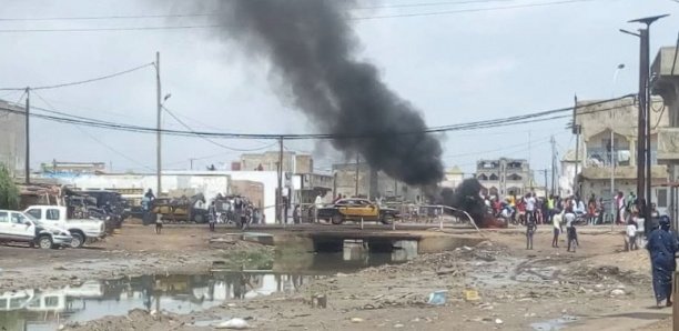 Kaolack : Pneus brûlés, routes barrées et des arrestations à Médina Mbaba