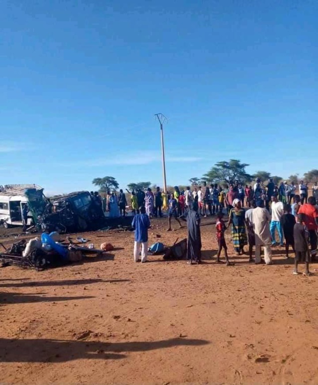 Accident sur la route de Ndioum : Le bilan s’alourdit à... 15 morts (IMAGES) Accident sur la route de Ndioum : Le bilan s’alourdit à... 15 morts (IMAGES)