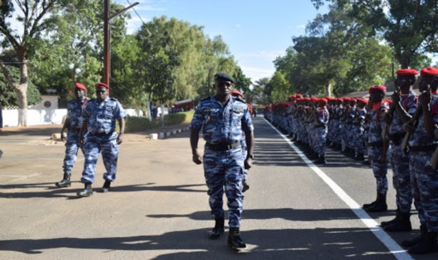 GROGNE DANS LES RANGS DES AUXILIAIRES DE POLICE DE LA 7e GÉNÉRATION GROGNE DANS LES RANGS DES AUXILIAIRES DE POLICE DE LA 7e GÉNÉRATION