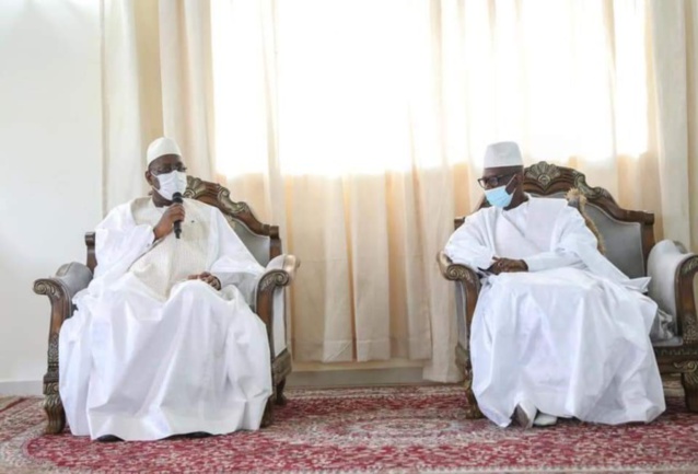 Condoléances : Le président Macky Sall accompagné par Antoine Félix Diome et de Amadou Ba auprès de la famille Layène et celle de Thiénaba. Condoléances : Le président Macky Sall accompagné par Antoine Félix Diome et de Amadou Ba auprès de la famille Layène et celle de Thiénaba.