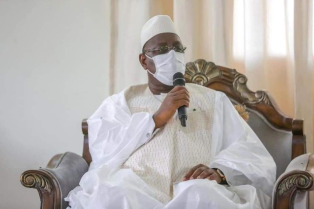 Condoléances : Le président Macky Sall accompagné par Antoine Félix Diome et de Amadou Ba auprès de la famille Layène et celle de Thiénaba. Condoléances : Le président Macky Sall accompagné par Antoine Félix Diome et de Amadou Ba auprès de la famille Layène et celle de Thiénaba.