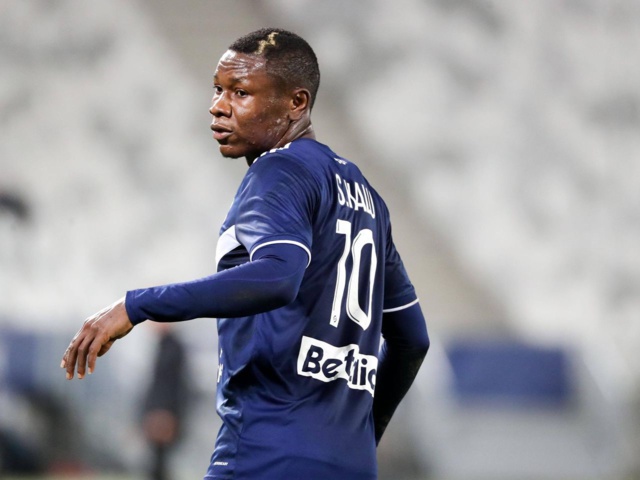 SAMUEL KALU CONTRAINT DE QUITTER LA PELOUSE APRÈS UN MALAISE, LE JOUEUR VA BIEN SAMUEL KALU CONTRAINT DE QUITTER LA PELOUSE APRÈS UN MALAISE, LE JOUEUR VA BIEN