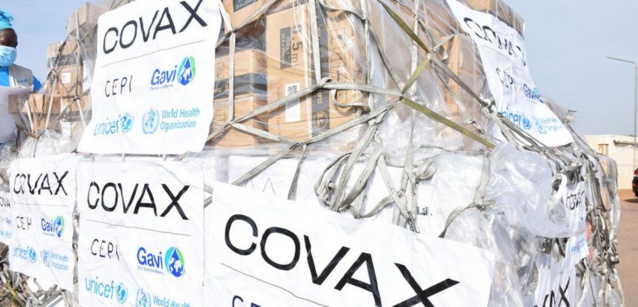 Covid-19: le Sénégal a réceptionné 140160 doses d’AstraZeneca offertes par le Royaume-Uni via l’initiative Covax Covid-19: le Sénégal a réceptionné 140160 doses d’AstraZeneca offertes par le Royaume-Uni via l’initiative Covax