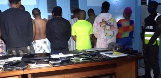 Cybercriminalité à Mbao: La Gendarmerie démantèle un vaste réseau, 32 étrangers interpellés Cybercriminalité à Mbao: La Gendarmerie démantèle un vaste réseau, 32 étrangers interpellés