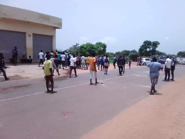Contre l'accaparement de ses terres, Bambilor a exprimé son ras-le-bol (IMAGES) Contre l'accaparement de ses terres, Bambilor a exprimé son ras-le-bol (IMAGES)