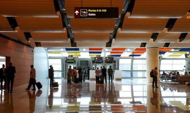 Aéroport Diass / L'agent de sécurité qui a dérobé 310.000 F à un passager, trahi par les caméras...