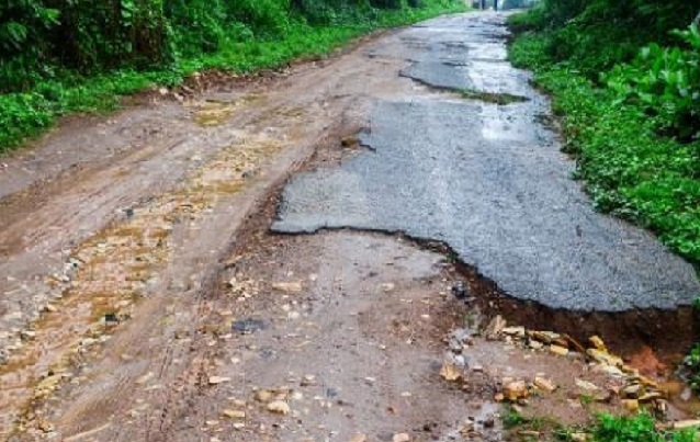 Route cahoteuse, poste de santé sans équipements: Diayane déverse sa colère dans la rue Route cahoteuse, poste de santé sans équipements: Diayane déverse sa colère dans la rue
