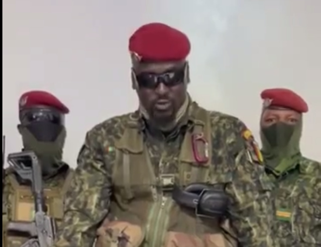 Guinée Conakry : Les putchistes ont décidé de dissoudre la constitution en vigueur, dissoudre le gouvernement et fermer les frontières terrestres et aériens