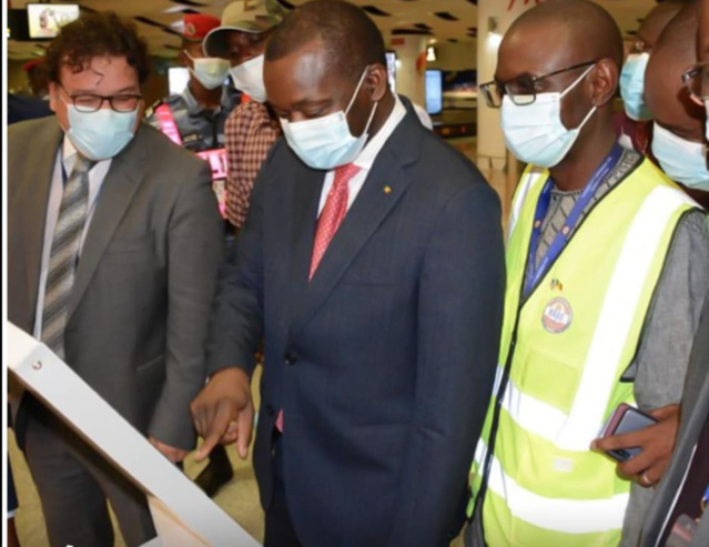 Retard du vol inaugural d’Air Sénégal sur Washington : Alioune Sarr avait oublié son passeport et son ordre de mission Retard du vol inaugural d’Air Sénégal sur Washington : Alioune Sarr avait oublié son passeport et son ordre de mission