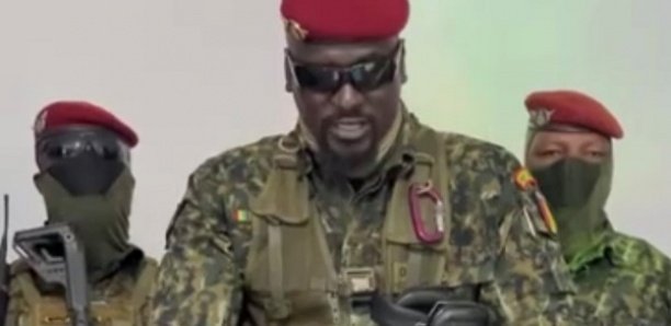 Guinée : Le colonel Doumbouya «humilie» les ministres et répond à la Cedeao