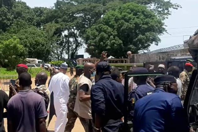 Urgent : Kassory, Damaro, Diané entre autres membres du gouvernement Condé détenus au QG des forces spéciales... Urgent : Kassory, Damaro, Diané entre autres membres du gouvernement Condé détenus au QG des forces spéciales...