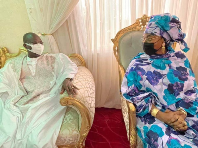 Touba-Mohamed Ndiaye "Rahma" reçu par Sokhna Baly Mbacké Mountakha... (IMAGES)