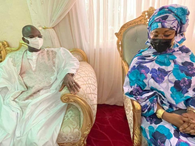 Touba-Mohamed Ndiaye "Rahma" reçu par Sokhna Baly Mbacké Mountakha... (IMAGES)