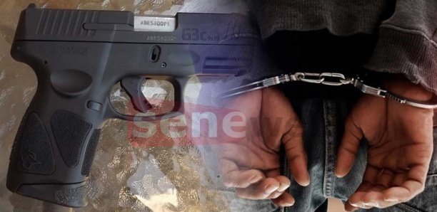 [Photos-Vidéo] Dakar : un gambien tombe avec 1,6 kg de haschich et une arme automatique de calibre 8