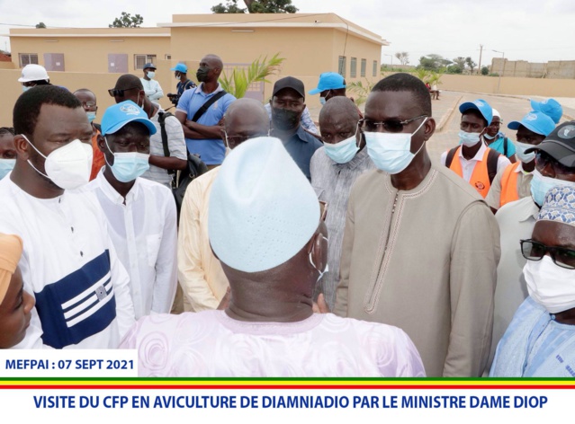 Monsieur Dame Diop, ministre de l'emploi, de la formation professionnelle de l'apprentissage et de l'insertion a visité ce matin le centre de formation professionnelle en aviculture de Diamniadio.