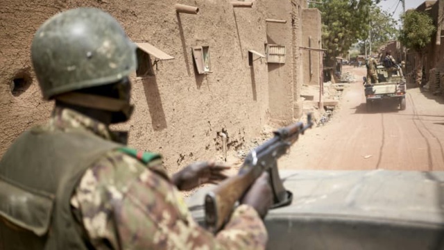 MALI: AU MOINS 16 MILITAIRES TUÉS DANS UNE ATTAQUE DANS LE CENTRE DU PAYS