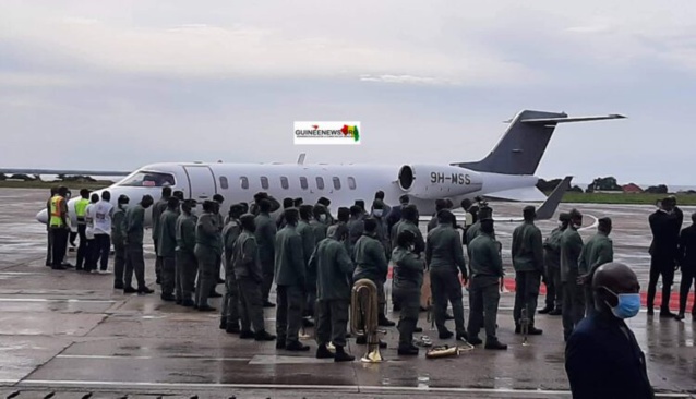 Le président de la Sierra Léone est arrivé à Conakry Le président de la Sierra Léone est arrivé à Conakry