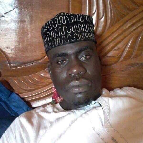 03 MORTS DANS UN ACCIDENT À TOUBA / Le célèbre communicateur Tik - Toker « Mbaye Sapar- Sapar » fauche deux élèves qui meurent avant de rendre l’âme. 03 MORTS DANS UN ACCIDENT À TOUBA / Le célèbre communicateur Tik - Toker « Mbaye Sapar- Sapar » fauche deux élèves qui meurent avant de rendre l’âme.
