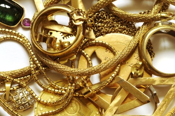 Tribunal d'Instance de Dakar : Khady Diop, âgée de 17 ans donnait des somnifères à sa grand-mère pour voler ses bijoux et les donner à son copain.