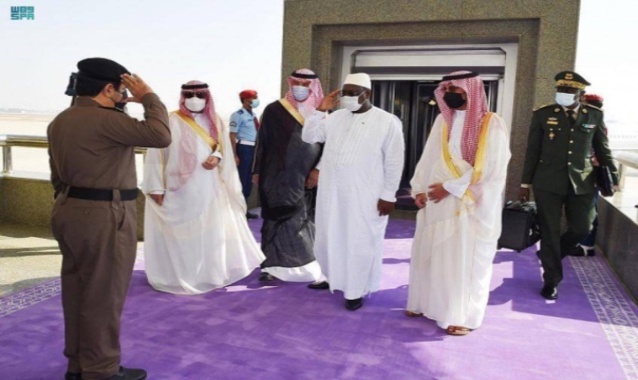 MACKY SALL EFECTUE LA OUMRA MACKY SALL EFECTUE LA OUMRA