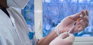 LA MÉFIANCE À L’ÉGARD DU VACCIN CONTRE LE COVID-19, UNE RÉALITÉ MESURABLE