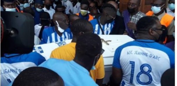 Les images de la levée du corps de Joseph Koto