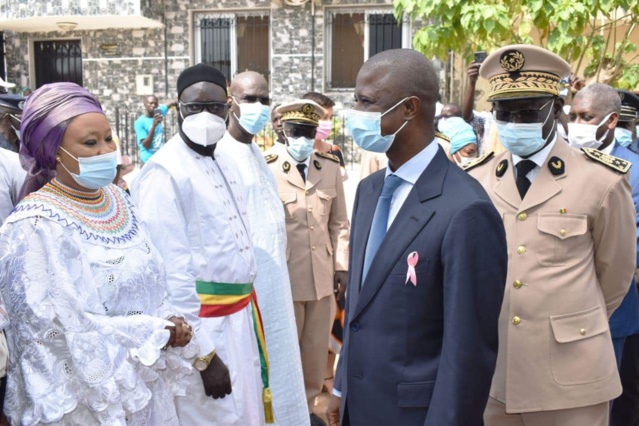 Dernière Minute- Le ministre de l'Intérieur Antoine Diom a inauguré le commissariat de MBAO Dernière Minute- Le ministre de l'Intérieur Antoine Diom a inauguré le commissariat de MBAO