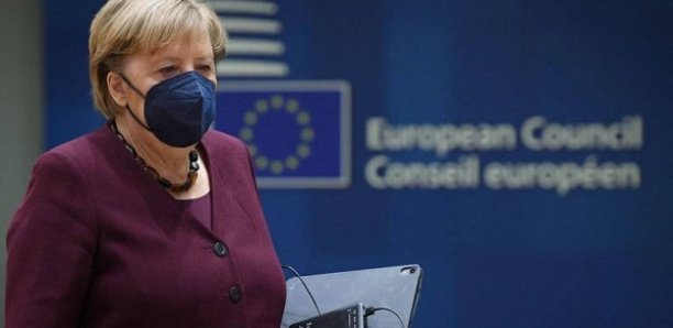 Standing ovation des dirigeants de l'UE pour saluer le départ d'Angela Merkel