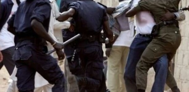 Evadé de la prison de Mbour : A. Sow, armé d’un coupe-coupe, s’oppose aux policiers dans un bar Evadé de la prison de Mbour : A. Sow, armé d’un coupe-coupe, s’oppose aux policiers dans un bar