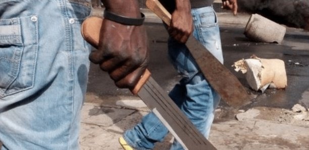 Yang-Yang : Pour une histoire de jalousie, il tue son demi-frère avec une machette Yang-Yang : Pour une histoire de jalousie, il tue son demi-frère avec une machette