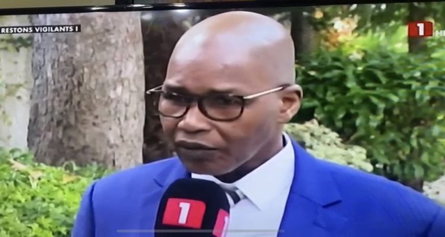 Décoration : Thiobo Dia, le fils prodigue Nguidjilone, chevalier de l’ordre du Lion Décoration : Thiobo Dia, le fils prodigue Nguidjilone, chevalier de l’ordre du Lion