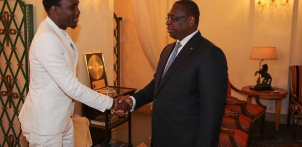 Condoléances : Macky chez Wally Seck et Moustapha Guèye Condoléances : Macky chez Wally Seck et Moustapha Guèye