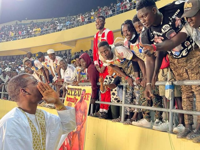 Drapeau Mame Boye DIAO- Les images exclusives Drapeau Mame Boye DIAO- Les images exclusives