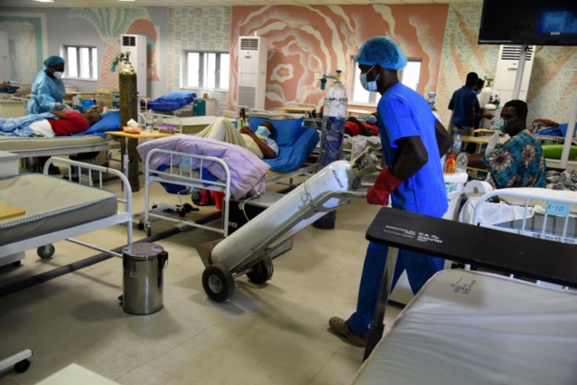 Amplifiée par le variant Omicron, la cinquième vague épidémique de Covid-19 bouscule l'Europe